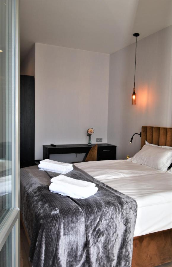 Patio Riverfront Aparthotel Gdansk Exterior photo